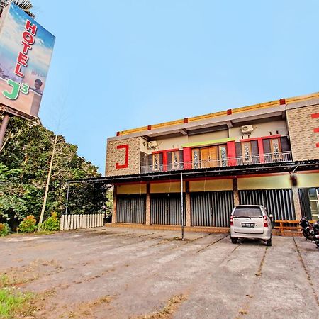 Oyo 91210 Hotel J3 프라야 외부 사진