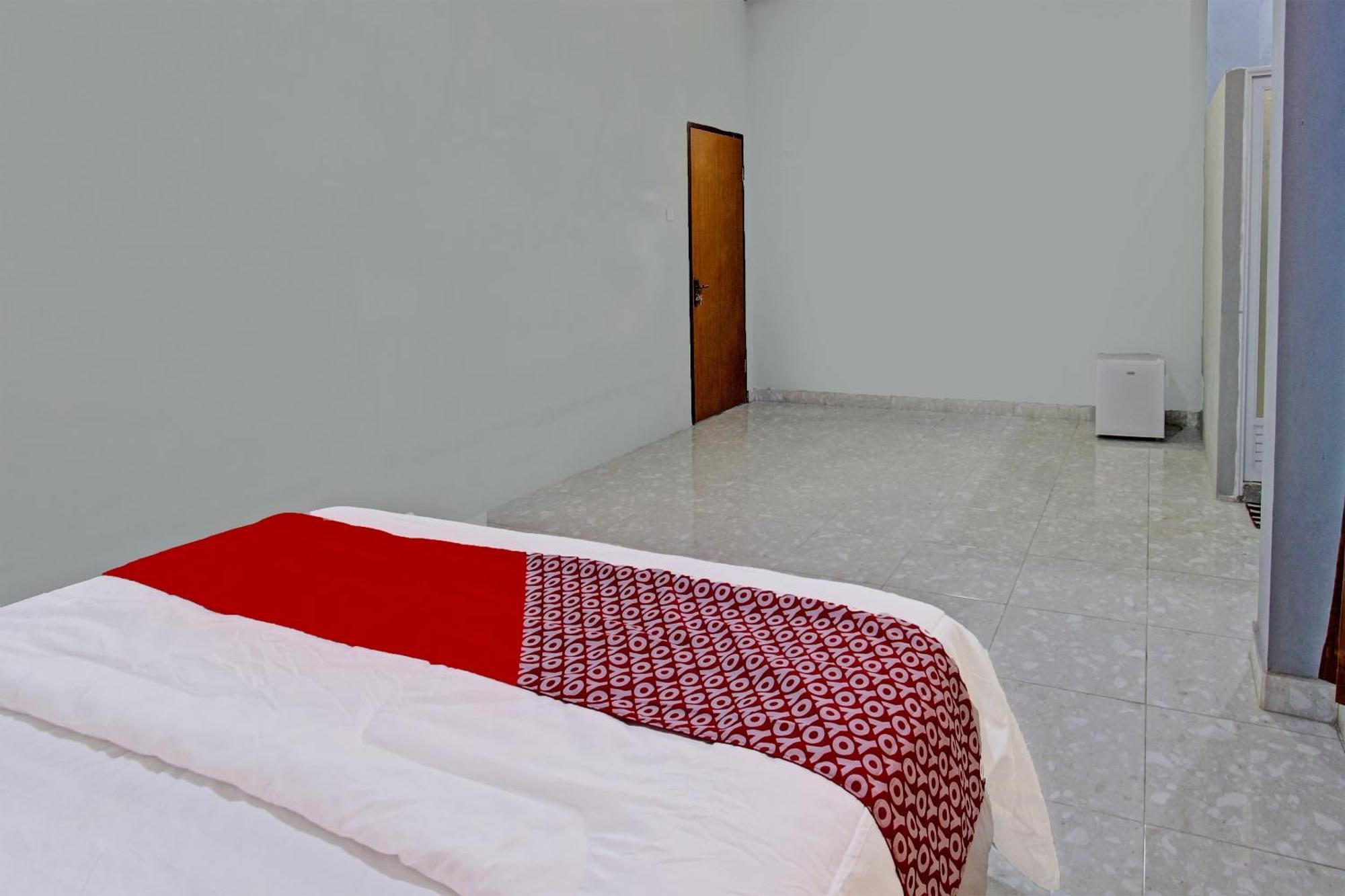 Oyo 91210 Hotel J3 프라야 외부 사진