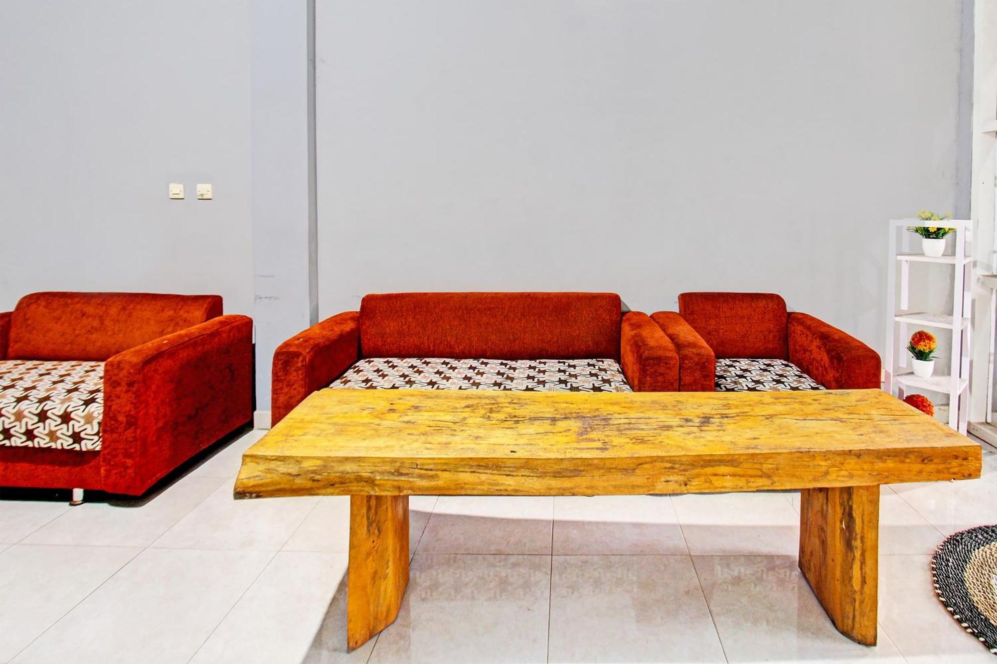 Oyo 91210 Hotel J3 프라야 외부 사진