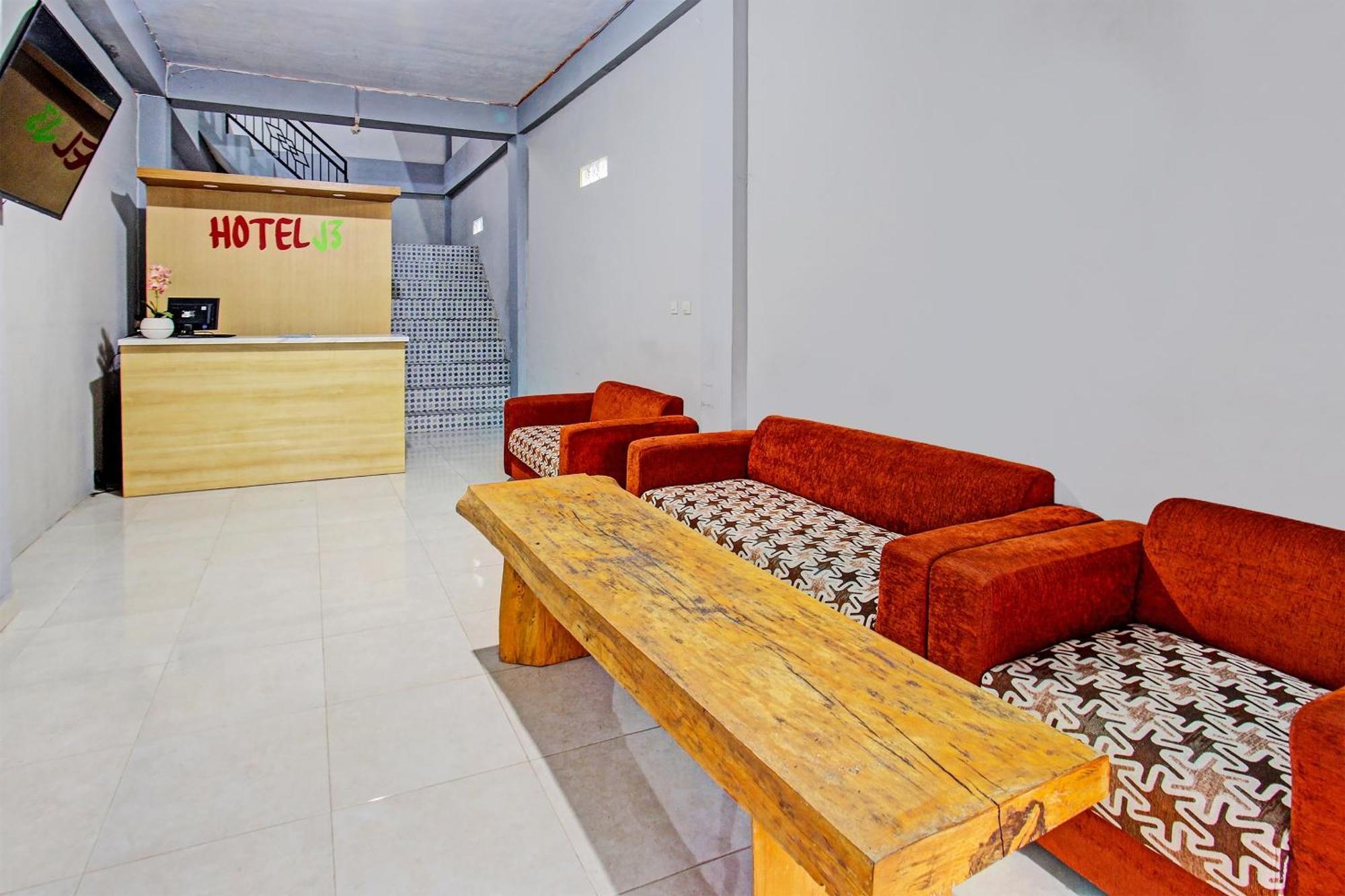 Oyo 91210 Hotel J3 프라야 외부 사진