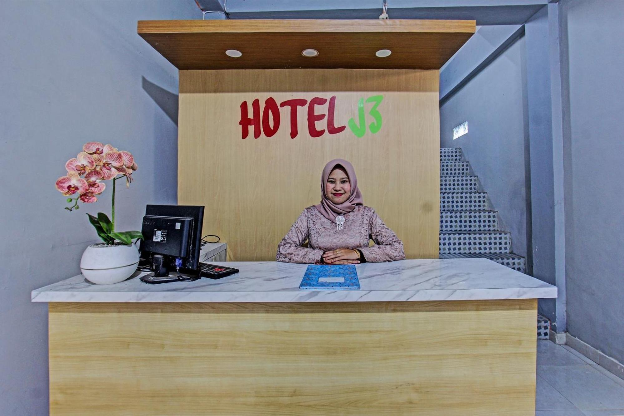 Oyo 91210 Hotel J3 프라야 외부 사진